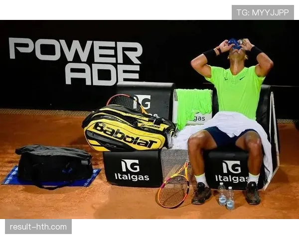 纳达尔家的洗衣房怕不是按大满贯数量装烘干机的